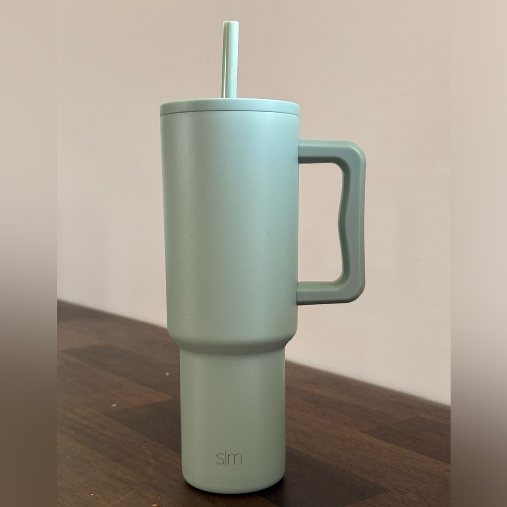 Simple Modern Sea Glass Sage Trek 40oz used